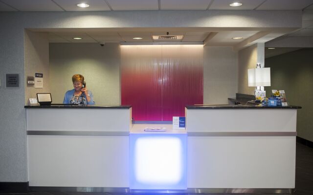 Holiday Inn Express & Suites Cincinnati Riverfront by IHG
