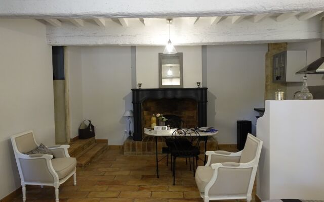 Domaine de Rhodes - Locations de Vacances / Vacation Rentals