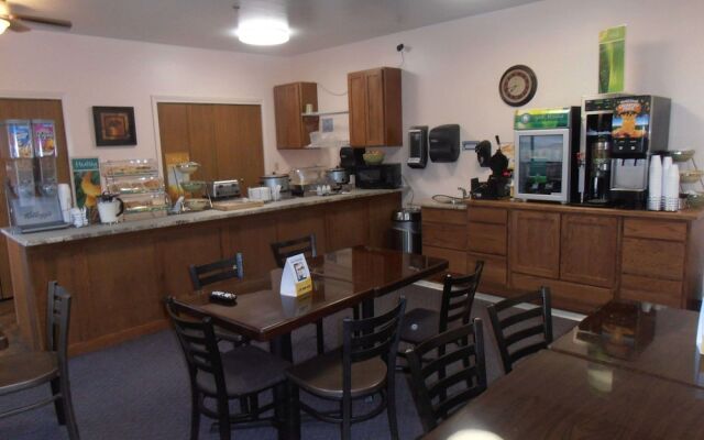 Super 8 Thermopolis