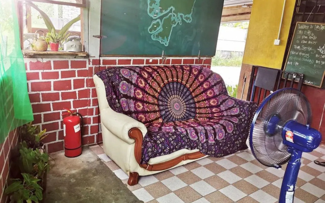 BOBI's Cafe Backpackers Hostel