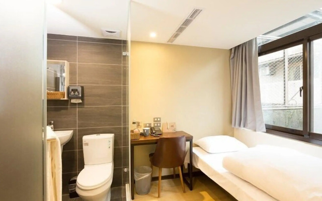 Just Live Inn Keelung