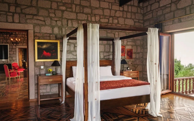 Simurg Inn