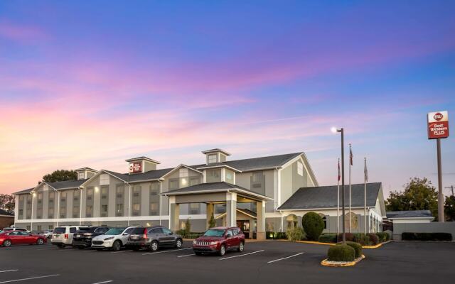 Holiday Inn Express Searcy