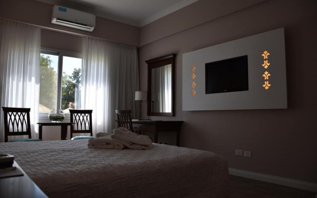 Howard Johnson by Wyndham Resort Pilar