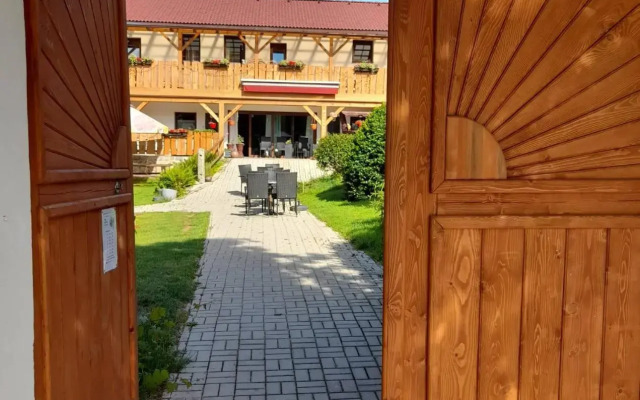 Pohádková usedlost Lovětín