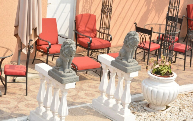 Aishar Residence