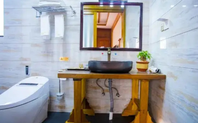 Tengchong Guishanju Panorama Inn