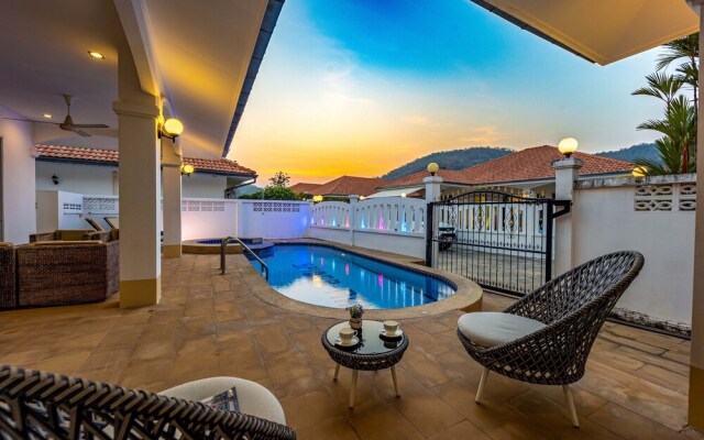 Private 4 Bedroom Pool Villa - NG411
