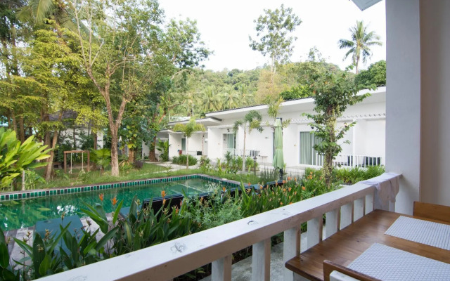 Whalecome Aonang Resort