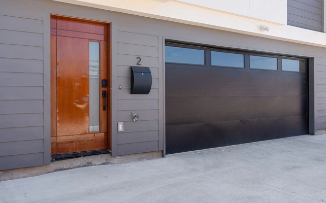 Modern Townhome Rooftop Backyard Garage 2
