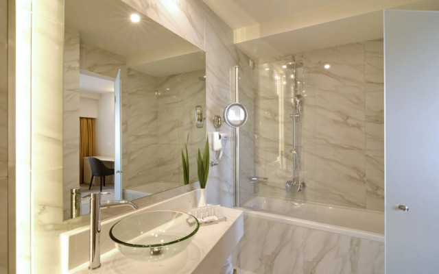 Athens Avenue Hotel