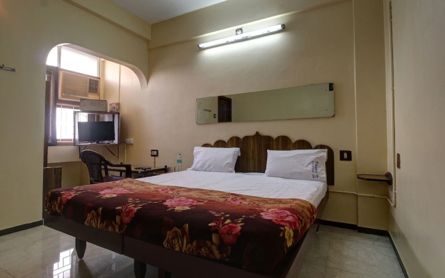 Hotel Navaratna Deluxe by OYO Rooms