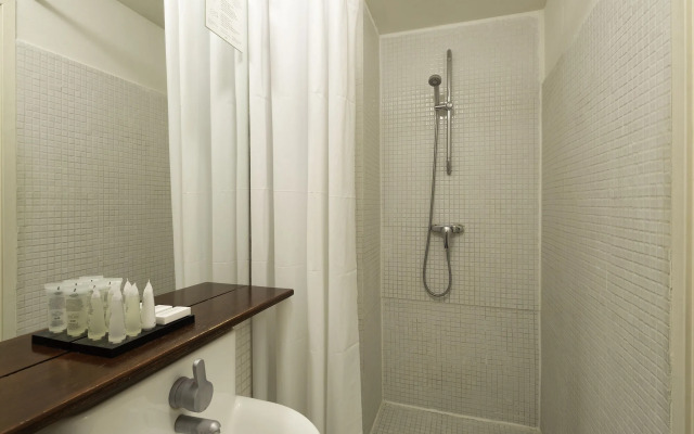 Amsterdam House Hotel