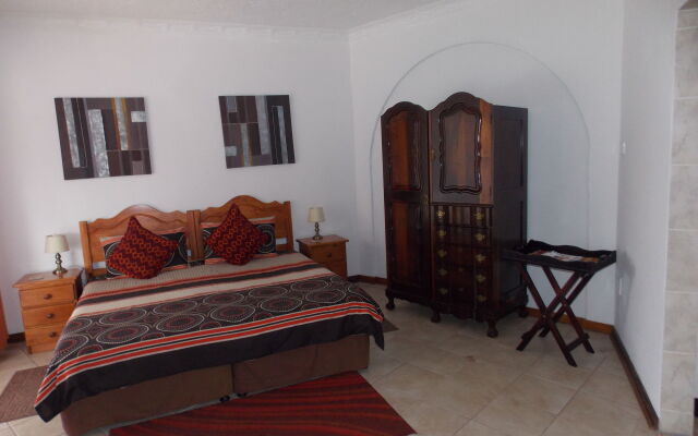 Bizafrika Guest Lodge & Conference Center