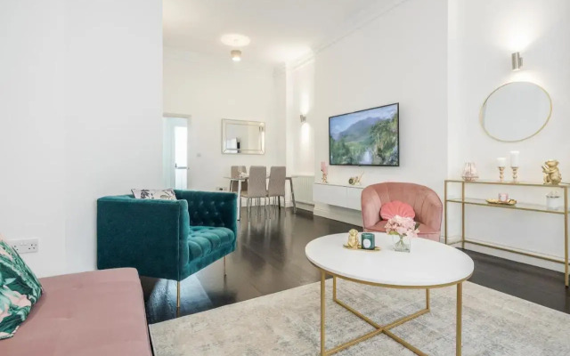 The Harrods Residence with AC