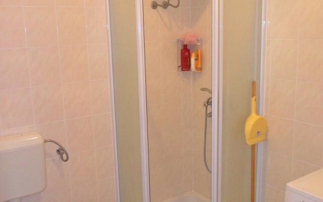 Apartment Blaga - with parking; A1 Rogoznica, Riviera Sibenik