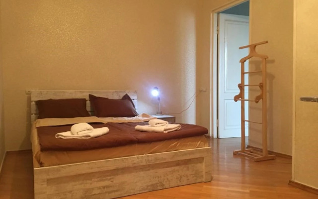 20 Zaza Panaskertel-Tsitsishvili Street