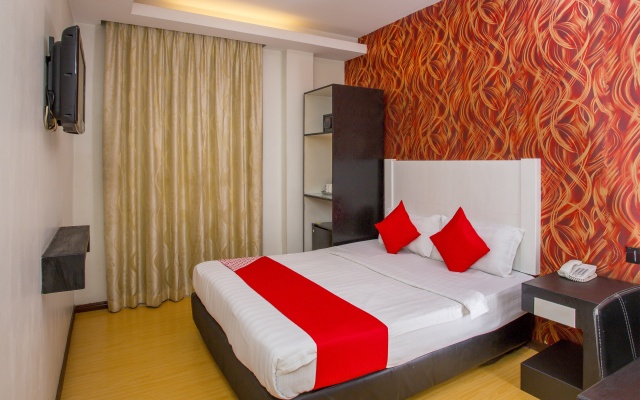 OYO 44037 King Park Hotel – Guest Rooms – Lahad Datu