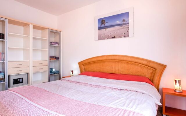 Majestic Holiday Home in Caleta de Fuste with Swimming Pool