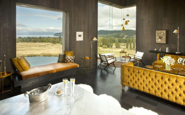 Kinloch Manor & Villas