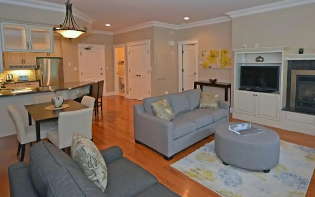 Crown Mansion Boutique Hotel & Villas