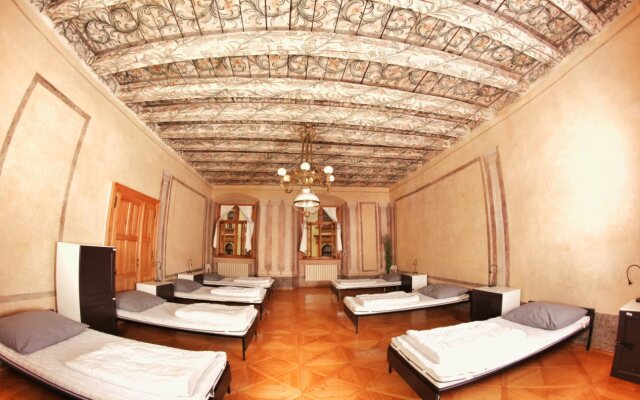 Hostel HOMEr - Old Town Square