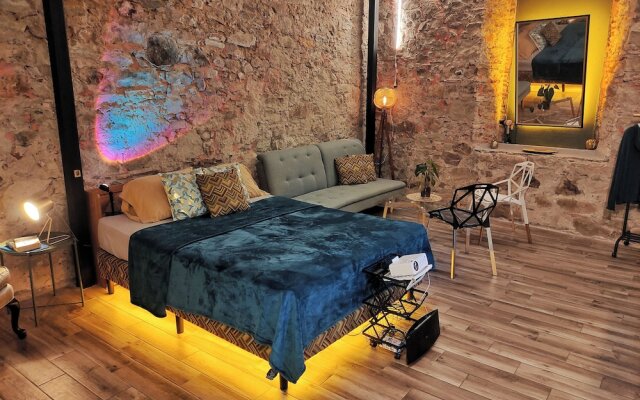 Ocre Studio By Paradox