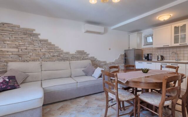 House Evelina Medulin/Li??njan