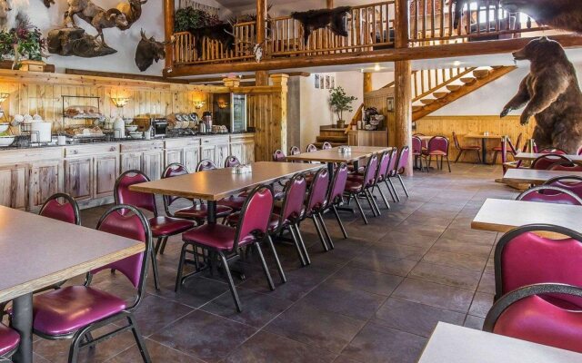 Antler Lodge - Gardiner MT