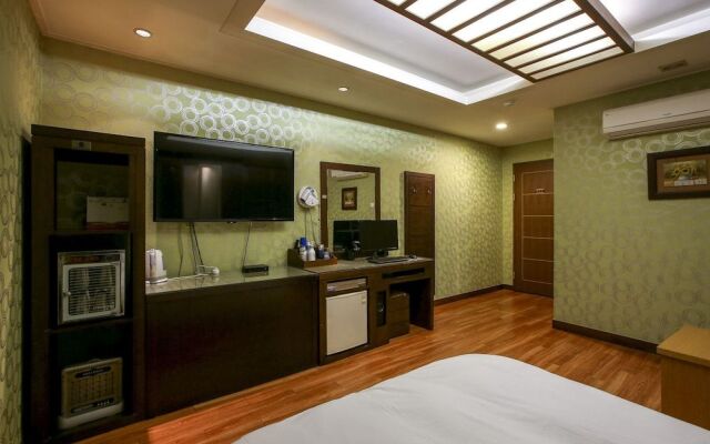 Sunflower Hotel
