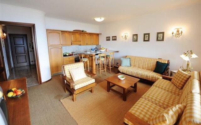 Villa Magnolia Apartments