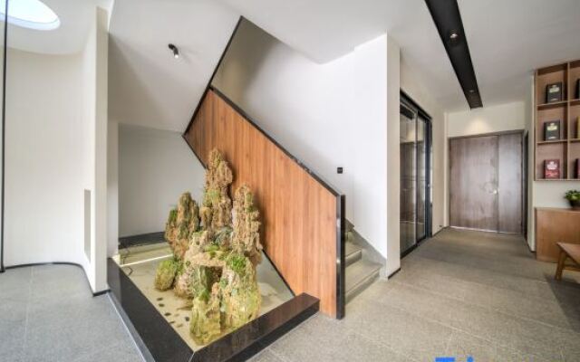 Zeyishan Homestay (Jiuhuashan Scenic Area Transfer Center)