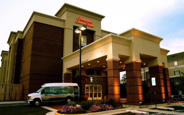 Hampton Inn & Suites Herndon-Reston