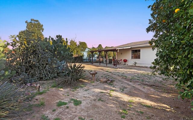 Cactus Garden Cottage 2BR by Casago