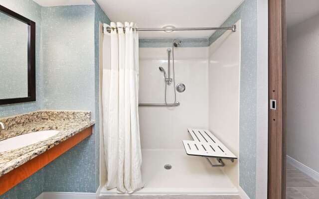 DoubleTree by Hilton Virginia Beach