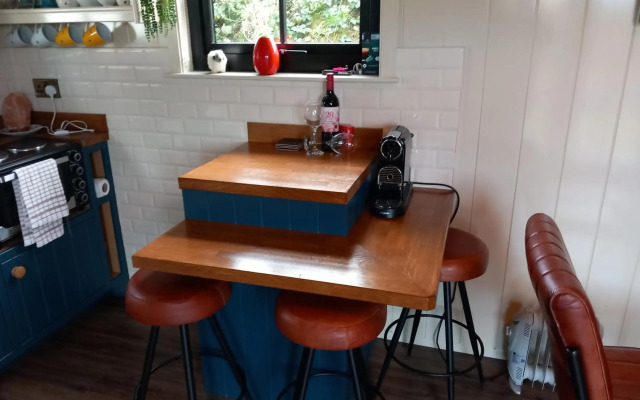 Delightful Shepherds Hut