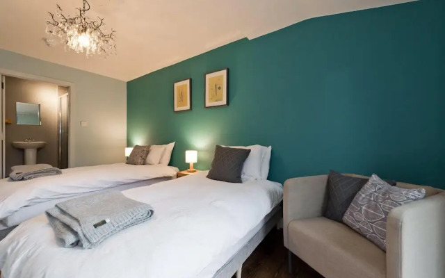 The elbowroom escape