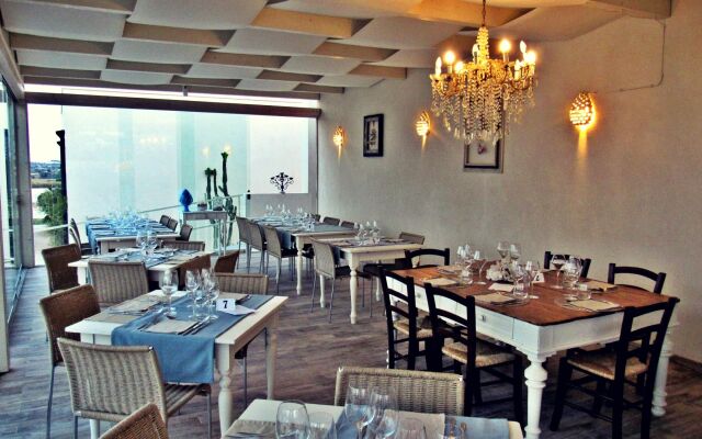 Scilla Maris Charming Suites-Restaurant