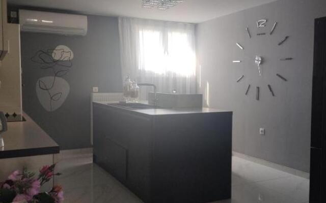 Crystal Luxury Apartment