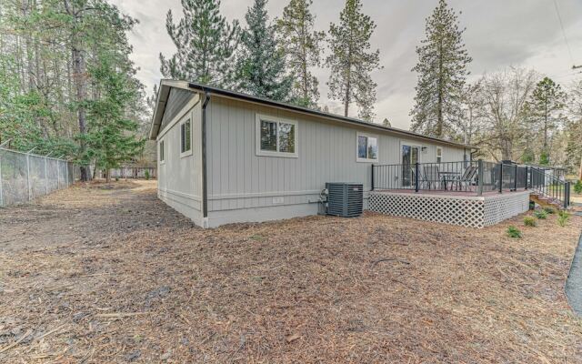 Delightful Grants Pass Home With Hot Tub!
