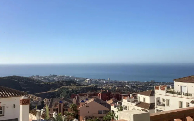 Pool Apt Calahonda 2 With Sea View
