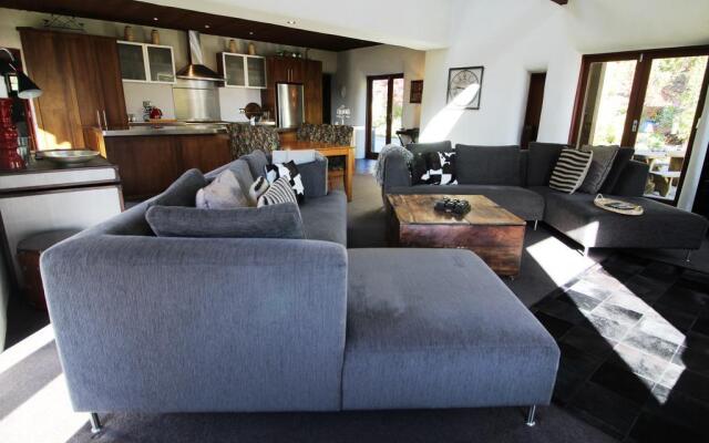 The Paddock Straw Bale Luxury Holiday House