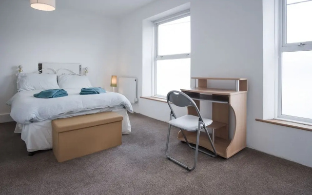 Ty Golau - 3 Bed Holiday Home - Pembroke