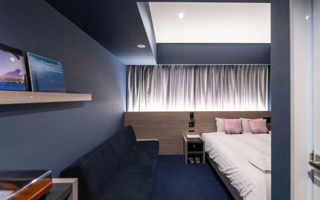 Hotel She, Osaka