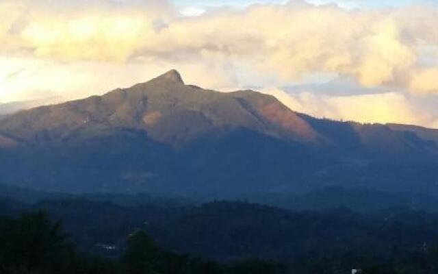 Stone House Suites Kandy