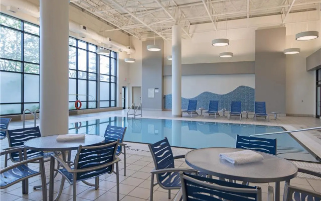 DoubleTree by Hilton Hotel West Edmonton