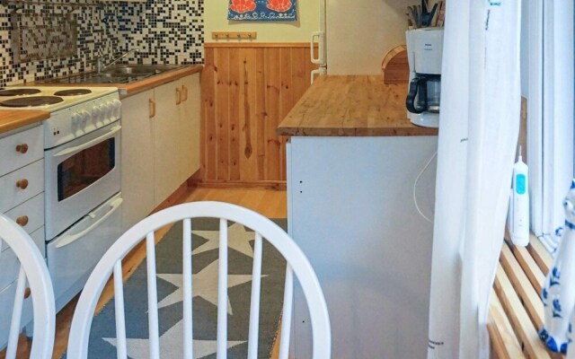 6 Person Holiday Home in Skärhamn