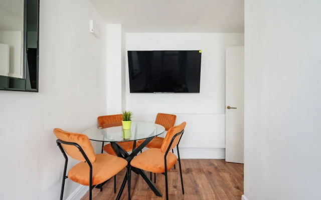 2 Bedroom flat in Putney by the river