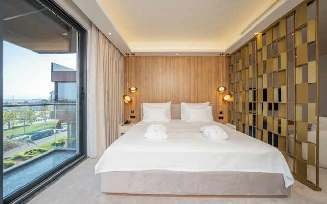 Premier Lounge Hotel