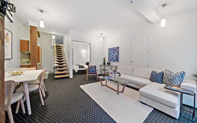 Chic & Spacious CBD Loft - 2 Beds & City